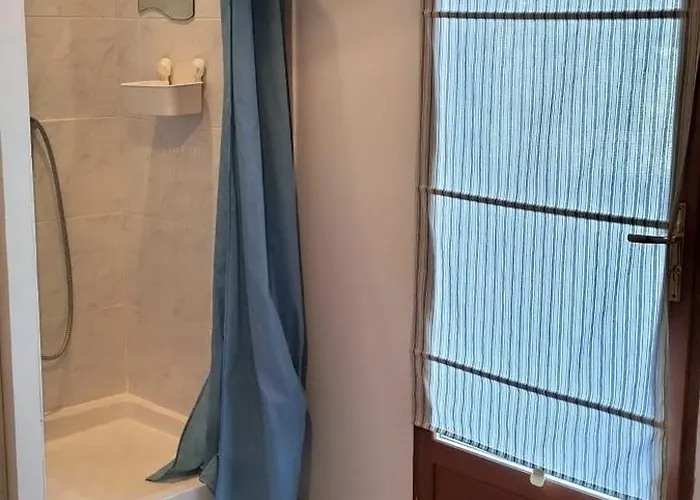 فندق مبيت وإفطار Sara نيم